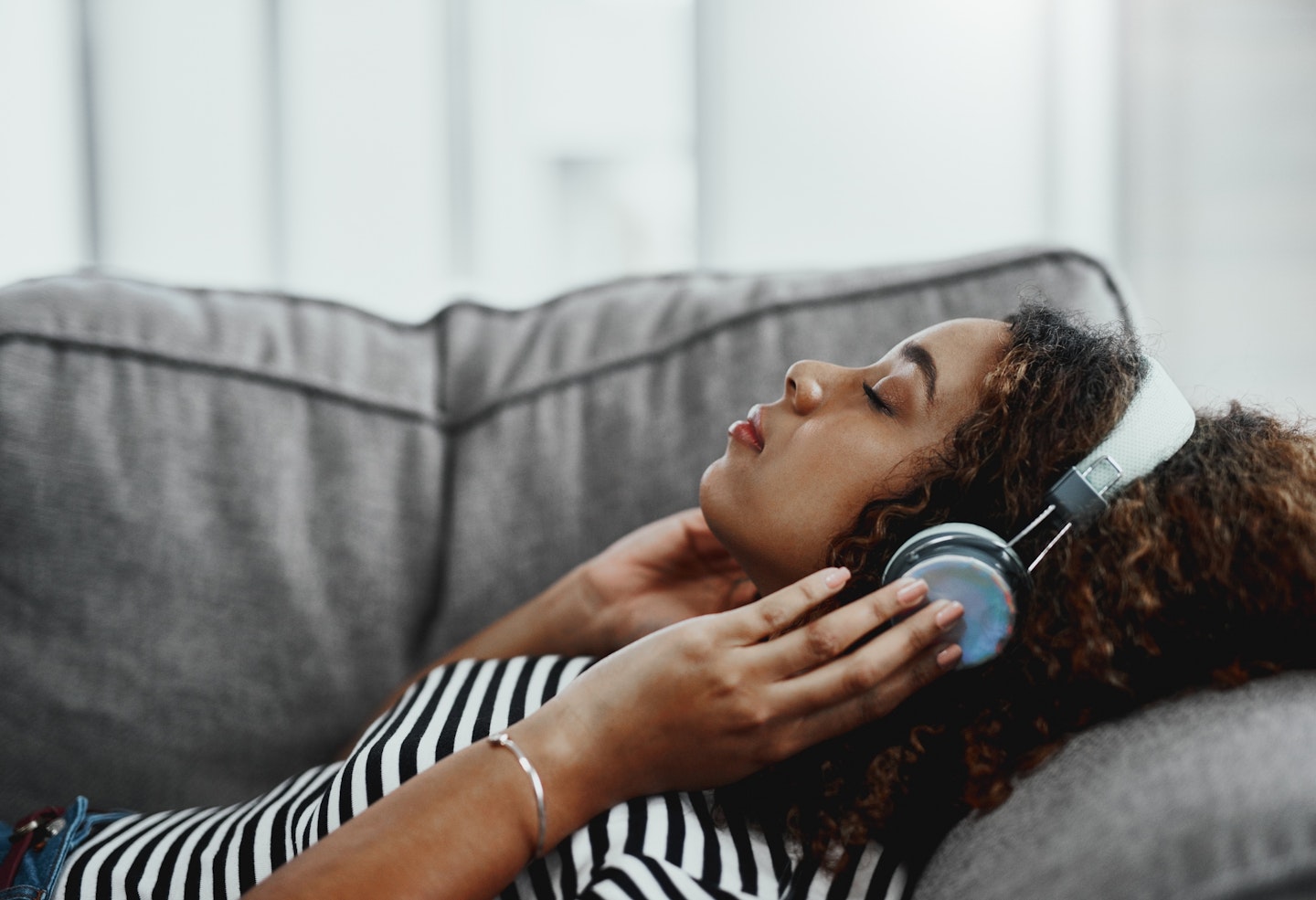 10 Best Headphones For Sleeping Peacefully
